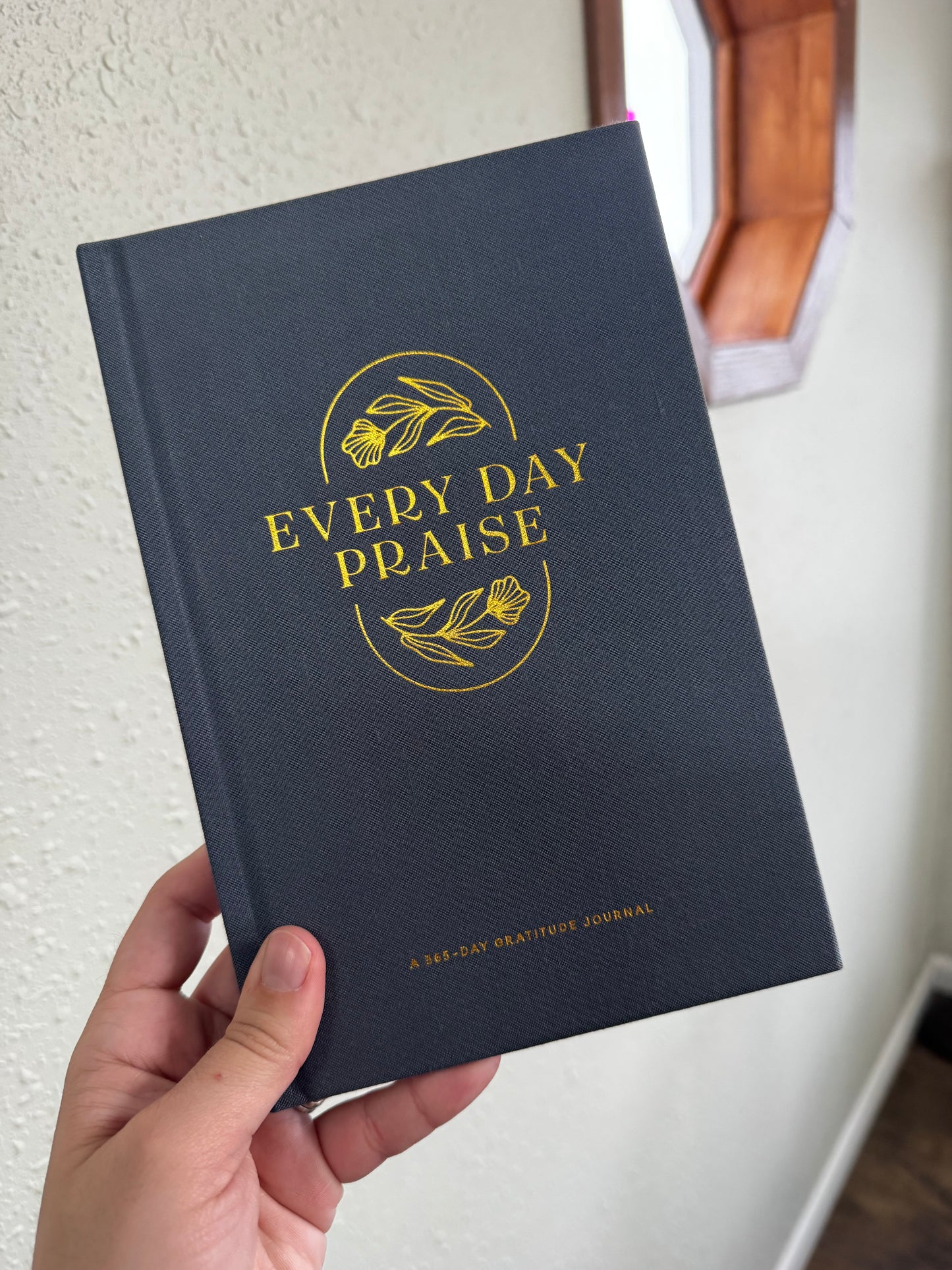 The Daily Grace Co. Everyday Praise Journal