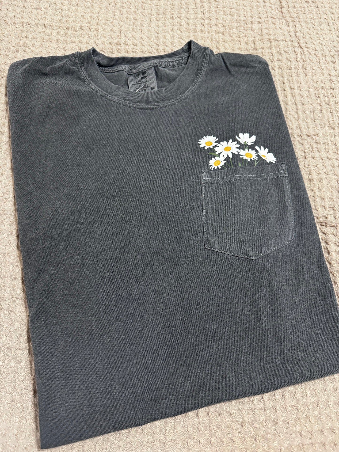Daisy Comfort Color Pocket Tee